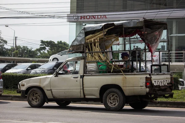 Privado viejo coche de recogida, Toyota Hilux Mighty X — Foto de Stock