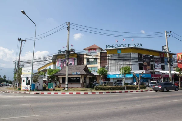 Plac Duszenia Mee. Nowoczesny Plaza w Urban Fringe miasta chiangmai — Zdjęcie stockowe