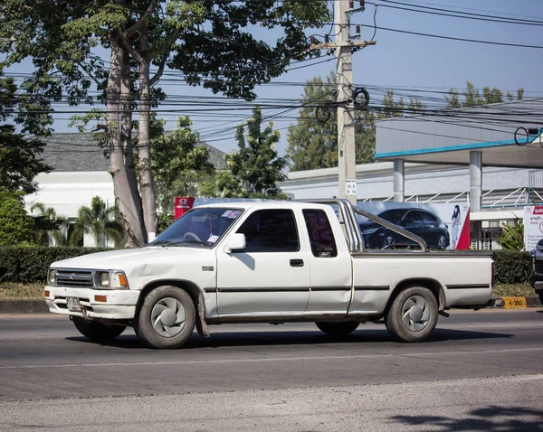 Soukromé staré Pickup auto, Toyota Hilux Mighty X — Stock fotografie