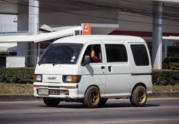 Privata Daihatsu gamla Van bil. — Stockfoto