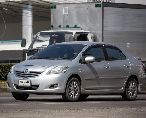 Privé Sedan auto Toyota Vios. — Stockfoto