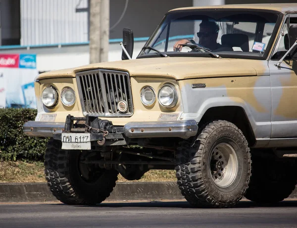 Viejo Jeep coche privado . —  Fotos de Stock