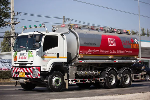 Camión de aceite de MeungLuang Oil transport Company . —  Fotos de Stock