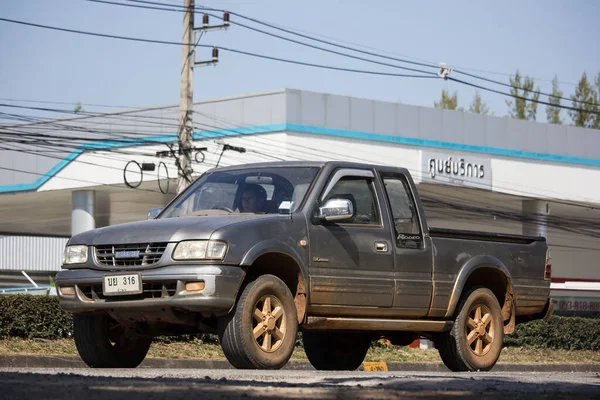 Ιδιωτικό Suv αυτοκίνητο, Isuzu ροντέο — Φωτογραφία Αρχείου