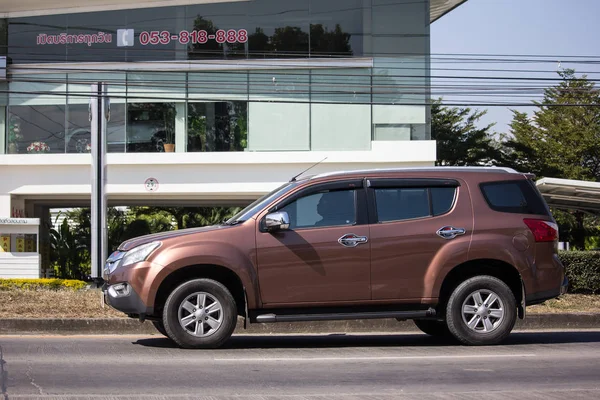 Coche privado SUV Isuzu Mu x Mu-x . — Foto de Stock