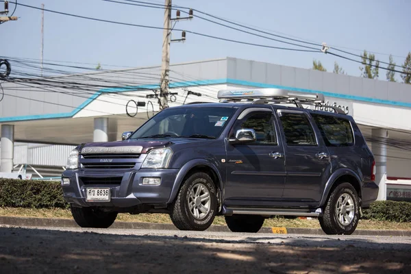 Coche privado, Isuzu van modificar por Thairung Union Car . — Foto de Stock