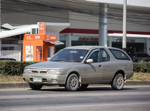 プライベート ピックアップ日産 Nv Queencab. — ストック写真