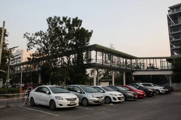 Suandok Skywalk, spacerem drogi między budynku Parking Park Suandok — Zdjęcie stockowe