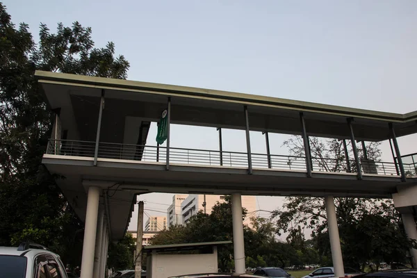 Suandok SkyWalk, Walk Way Between Suandok Park Parking Building — Stock Photo, Image