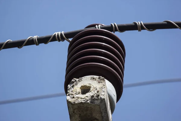 電気絶縁体の茶色セラミック — ストック写真