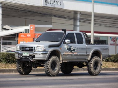 Chiangmai, Tayland - 12 Aralık 2019: özel pikap, Ford Ranger. 1001 numaralı yolda, Chiangmai şehrinden 8 km uzakta..