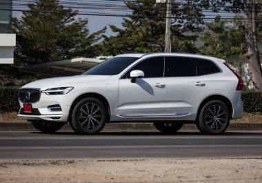 Chiangmai, Tayland - 7 Ocak 2020: özel araba, Volvo Xc60. Fotoğraf 121 no 'lu yolda, Chiangmai, Tayland şehir merkezinden yaklaşık 8 km uzaklıkta..