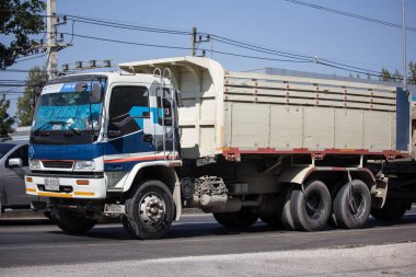 Chiangmai, Tayland - 19 Ocak 2020 Piboon Beton karavan kamyonu. 1001 numaralı yolda, Chiangmai şehrinden 8 km uzakta..
