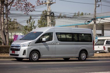 Chiangmai, Tayland - 13 Şubat 2020: özel Toyota banliyö aracı. Fotoğraf 121 no 'lu yolda, Chiangmai Tayland şehir merkezinden yaklaşık 8 km uzaklıkta..