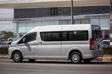 Chiangmai, Tayland - 13 Şubat 2020: özel Toyota banliyö aracı. Fotoğraf 121 no 'lu yolda, Chiangmai Tayland şehir merkezinden yaklaşık 8 km uzaklıkta..