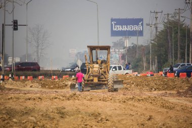 Chiangmai, Tayland - 18 Şubat 2020: İnşaat alanında Cat 140k motor derecelendirici. Chiangmai şehrinin çevre yolunun dışındaki 121 numaralı yolun fotoğrafı..