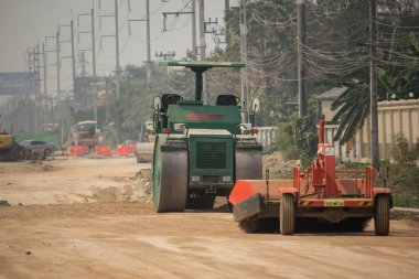 Chiangmai, Tayland - 12 Mart 2020: Sakai yol silindiri. Chiangmai şehrinin çevre yolunun dışındaki 121 numaralı yolun fotoğrafı..