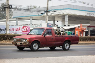 Chiangmai, Tayland - 24 Mart 2020: People 'ın kamyonu Kırsal Eve Gidiyor. Chiangmai Şehir Bölgesi kapatıldığında. Kovid-19 salgını sırasında.