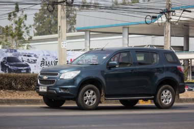Chiangmai, Tayland - 20 Şubat 2020: özel SUV arabası, Chevrolet Trailblazer. 1001 numaralı yolda, Chiangmai şehrinden 8 km uzakta..