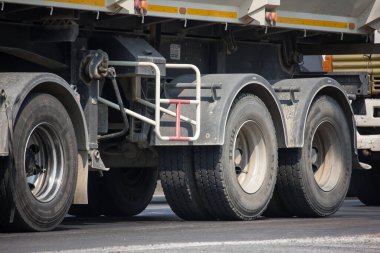 Chiangmai, Tayland - 20 Şubat 2020 Tbbtire Lastikleri. 1001 numaralı yolda, Chiangmai şehrinden 8 km uzakta..