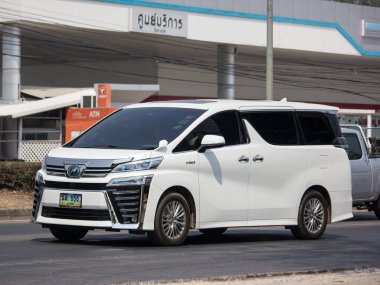Chiangmai, Tayland - 4 Mart 2020: er Toyota New Velfile Van Car. Fotoğraf 121 numaralı yolda, Chiangmai, Tayland 'a 8 km uzaklıkta..