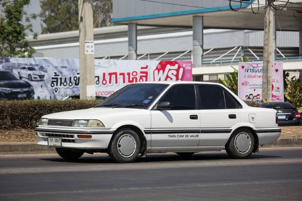 泰国清迈 2020年3月5日 丰田哥罗拉私人老爷车 照片摄于距泰国清迈市区约8公里的121号公路 — 图库照片