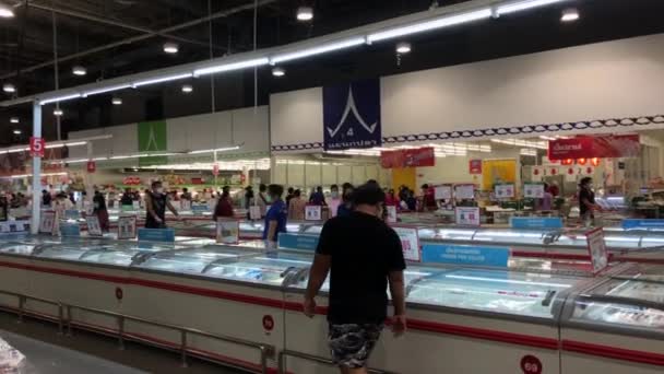 Chiangmai Thailand April 2020 Veel Mensen Makro Hypermarket Kopen Noodzakelijke — Stockvideo