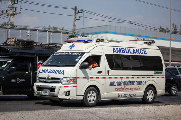 泰国清迈 2020年3月6日 三西冷分区行政组织的救护车 照片来源 Thailand Chiangmai市中心约8公里处的121号公路 — 图库照片