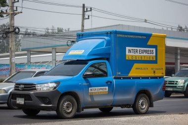 Chiangmai, Tayland - 3 Nisan 2020: Inter Express Lojistik Taşımacılık Şirketi 'nin konteyner kamyonu. Fotoğraf 121 no 'lu yolda, Chiangmai Tayland şehir merkezinden yaklaşık 8 km uzaklıkta..