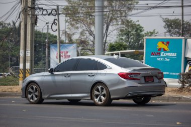 Chiangmai, Tayland - 24 Nisan 2020 Özel araba New Honda Antlaşması. 1001 no 'lu yolda. Chiangmai İş Alanından 18 km uzakta..