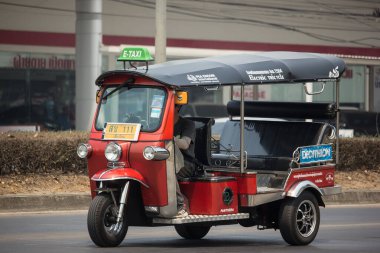 Chiangmai, Tayland - 25 Mart 2020: Tuk tuk E-taksi Chiangmai Servisi Fotoğraf 121 no 'lu yolda, Chiangmai Tayland şehir merkezinden yaklaşık 8 km uzaklıkta..