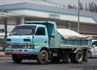 Chiangmai, Tayland - 24 Mart 2020: Er Isuzu Çöp Kamyonu. 1001 no 'lu yolda. Chiangmai İş Alanından 18 km uzakta..