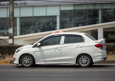 Chiangmai, Tayland - 25 Mart 2020: Private Eco Car, Honda Brio Amaze. 1001 numaralı yolda, Chiangmai şehrinden 8 km uzakta..