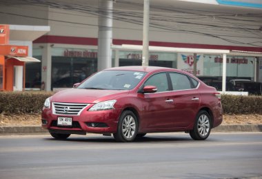 Chiangmai, Tayland - 25 Mart 2020: özel araba, Nissan Slyphy. 1001 no 'lu yolda, şehrin kuzeyinde, Chiangmai Merkezi' ne yaklaşık 8 km uzaklıkta..