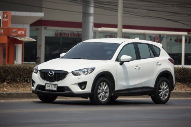 Chiangmai, Tayland - 25 Mart 2020: özel araba, Mazda CX-5, cx5. 1001 no 'lu yolda, Chiangmai İş Alanından 8 km uzakta..