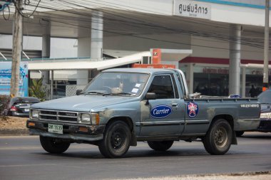 Chiangmai, Tayland - 25 Mart 2020 Özel eski pikap, Toyota Hilux Mighty X. 1001 numaralı yolda, Chiangmai şehrinden 8 km uzakta..