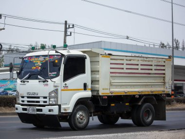 Chiangmai, Tayland - 14 Nisan 2020: Er Isuzu Çöp Kamyonu. 1001 no 'lu yolda. Chiangmai İş Alanından 18 km uzakta..