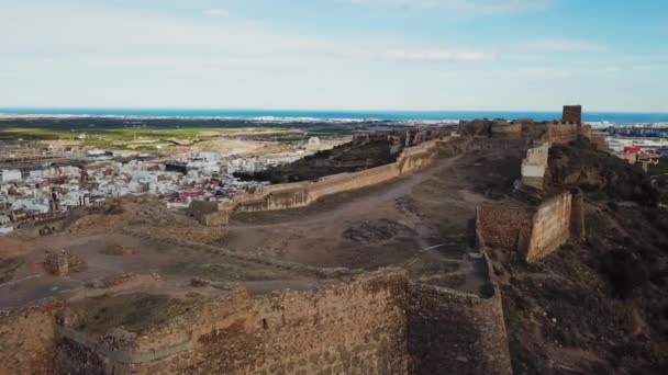 Blick aus der Luft auf die Burg Sagunto bei Valencia — Stockvideo