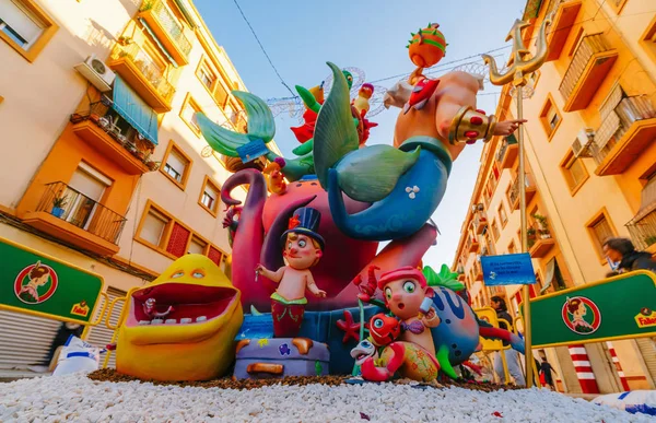 Valencia, Spanien, 15 mars 2018. Medborgarefestival av Fallas. Falla i området Benimaclet — Stockfoto