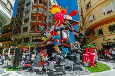 Falla Fallas Ulusal Festivali sırasında şehir merkezinde. Valencia, İspanya, 16 Mart 2018