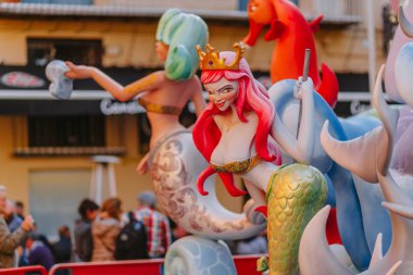 Falla Fallas Ulusal Festivali sırasında şehir merkezinde. Valencia, İspanya, 16 Mart 2018