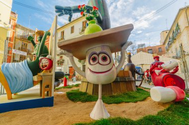 Falla Fallas Ulusal Festivali sırasında şehir merkezinde. Valencia, İspanya, 16 Mart 2018