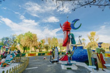 Falla Fallas Ulusal Festivali sırasında şehir merkezinde. Valencia, İspanya, 16 Mart 2018