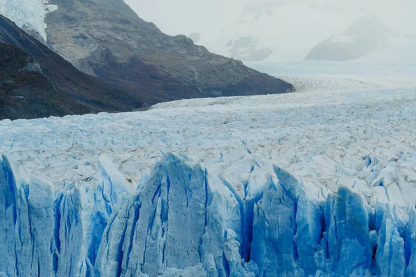 Ledovec Perito Moreno v parku Los Glaciares. Podzim v Patagonii, argentinskou stranu — Stock fotografie