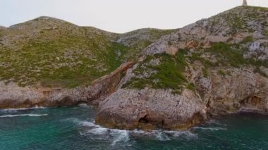 Sahil ve denize Denia şehir yakın bir görünüme havadan. Bölge Valencia, İspanya bahar