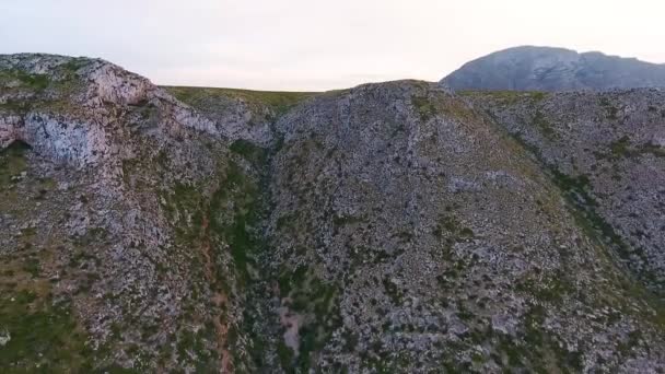 Une vue de l'air sur la côte et la mer près de la ville de Denia. District de Valence, printemps en Espagne 