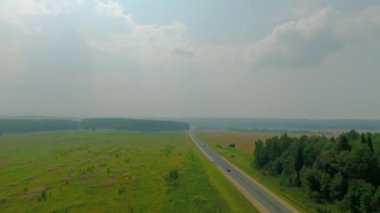 Yol, orman ve alanları, Sverdlovsk bölgesi, Rusya havadan görünümü