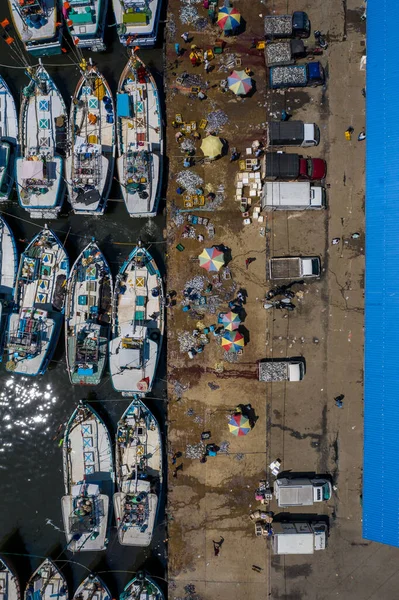 Aerial view of fishing boats and fish market in the south of Sri Lanka — Stock Photo, Image