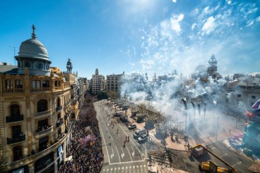 19 Mart 2019 'da Valencia İspanya' da düzenlenen Las Fallas Festivali sırasında Mascleta 'da patlayan havai fişeklerle belediye binası meydanı İnsanlığın Soyut Kültürel Mirasları Listesinde yer aldı..