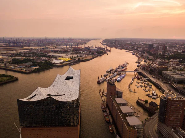 Aerial view of the Elbe River and the Opera House in Hamburg during sunset. Geramania in the summer — Stock Photo, Image